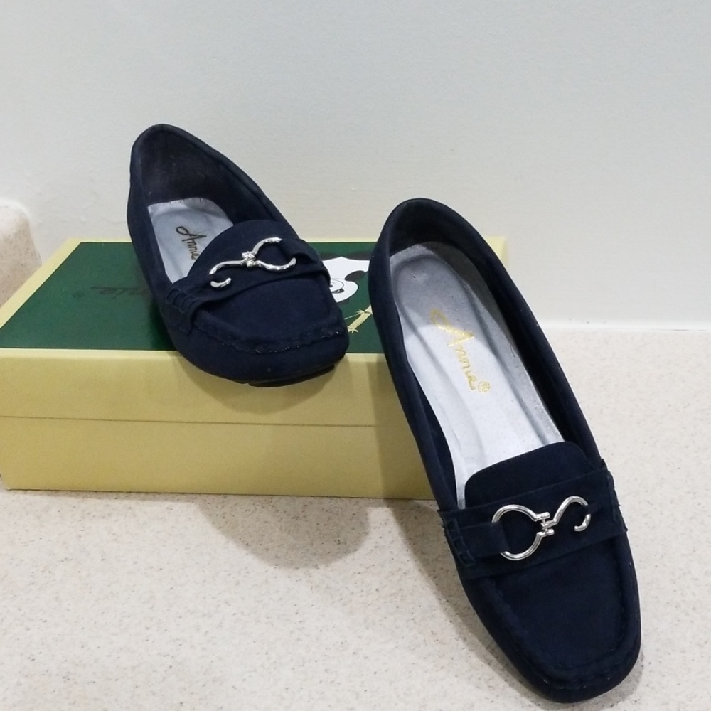 Annie Louise women's Nyvels color 9M flats